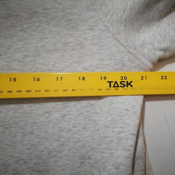 Athleta Ladies Size Large Light Grey Fleece Lined Straight Fit Sweat Top - Picture 11 of 13